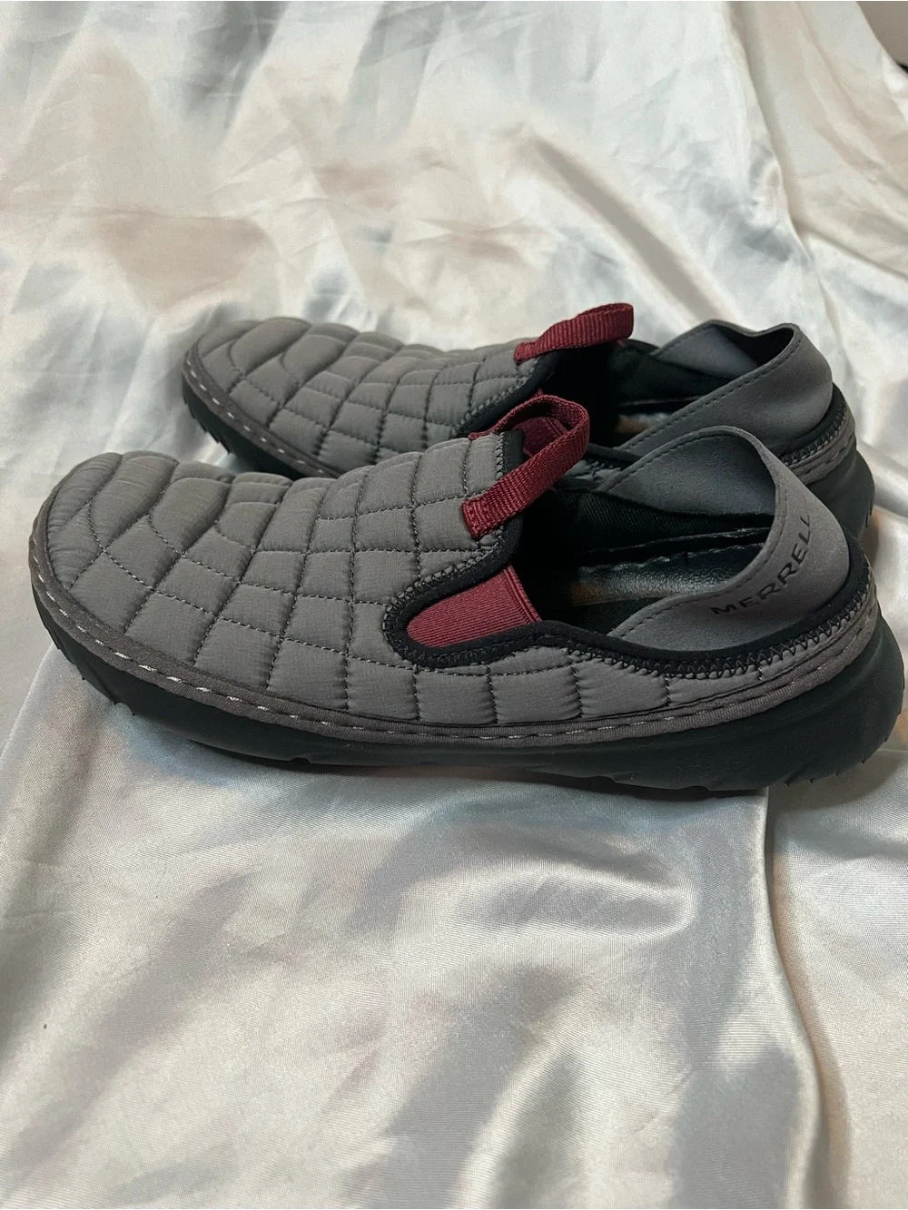 Merrell Men's Hut Moc Quilted Slip-On Shoes - Grey/Red (Size 7)